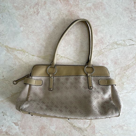 y2k vintage Guess handbag with silver hardware - Picture 4 of 8
